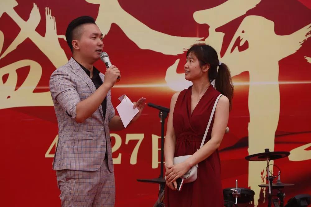 大事件
!昨天
,江南新区黄金地段的一条特色美食商业街盛大开盘
,现场火爆!